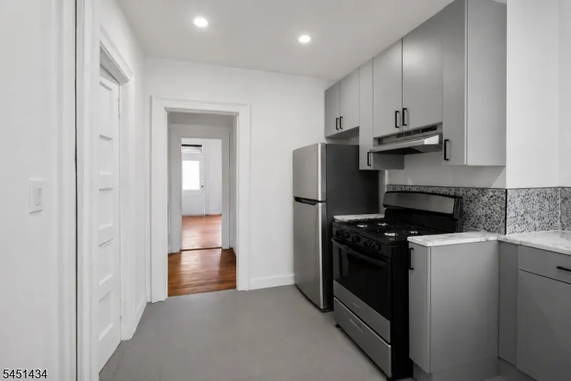 239 17Th Ave Paterson City, NJ 07504