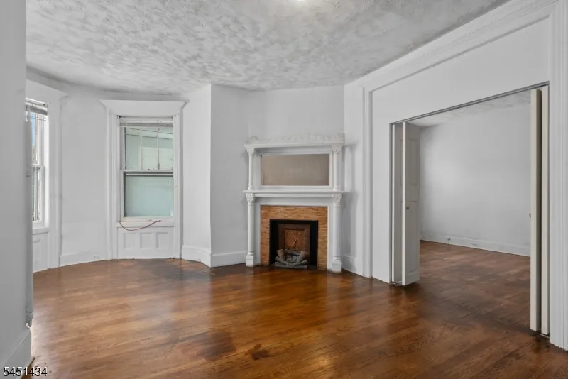 239 17Th Ave Paterson City, NJ 07504
