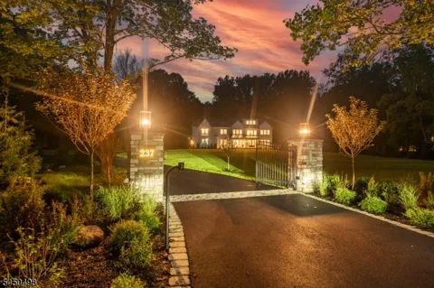 237 Mountainside Rd