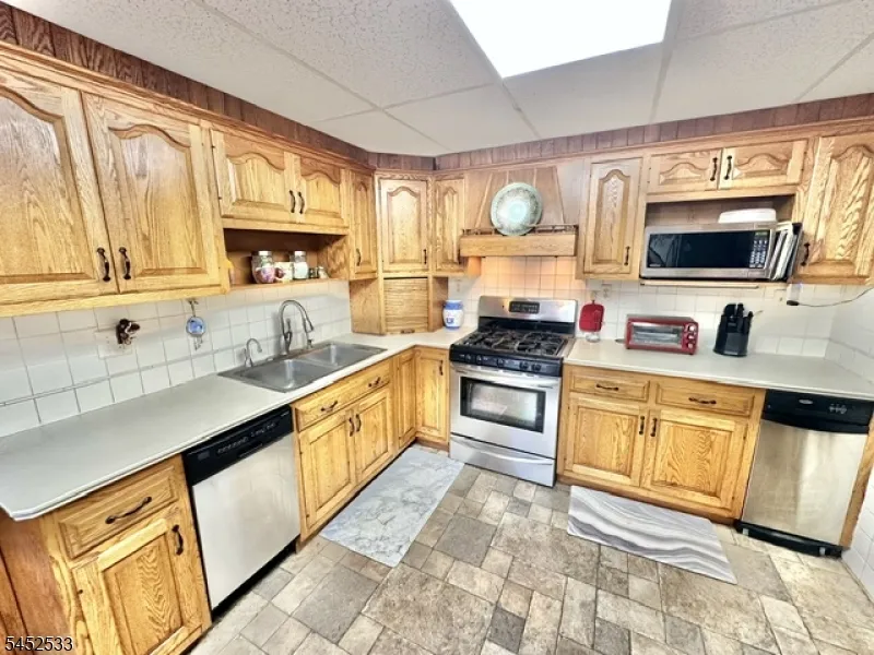 227 Old Stage Rd Spotswood, NJ 08884