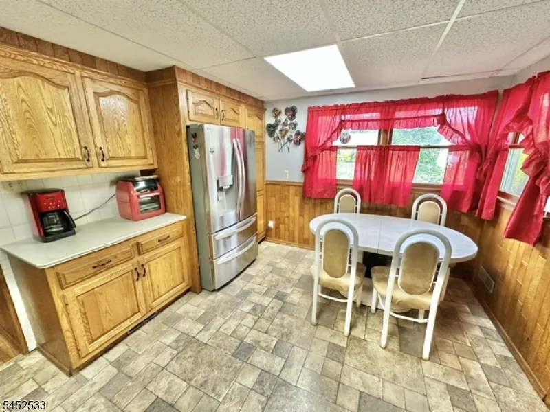 227 Old Stage Rd Spotswood, NJ 08884