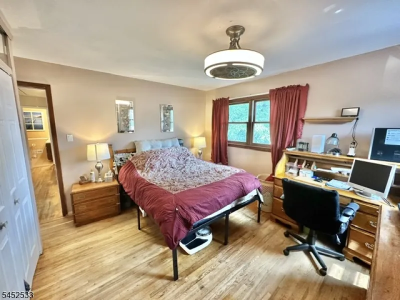 227 Old Stage Rd Spotswood, NJ 08884