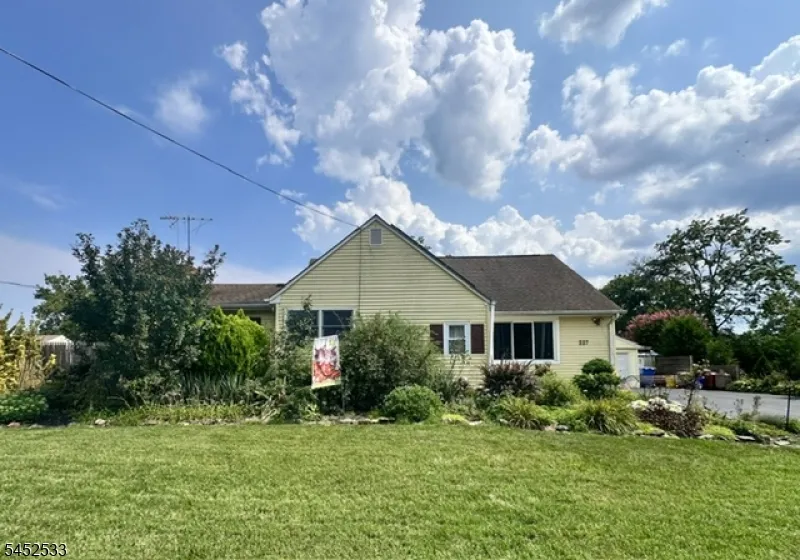 227 Old Stage Rd Spotswood, NJ 08884