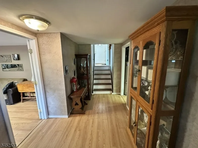 227 Old Stage Rd Spotswood, NJ 08884