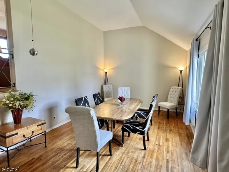 227 Old Stage Rd Spotswood, NJ 08884