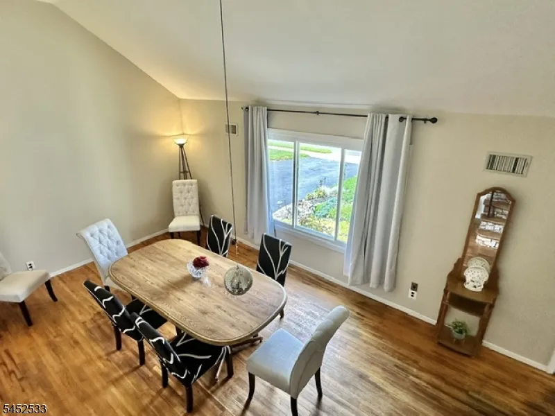 227 Old Stage Rd Spotswood, NJ 08884