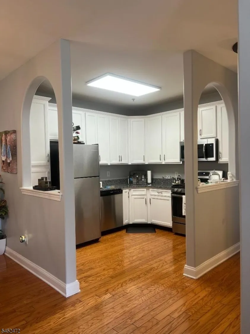 101 Limerick Ln Lopatcong, NJ 08865