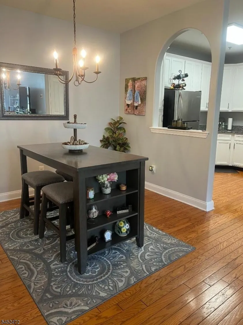 101 Limerick Ln Lopatcong, NJ 08865
