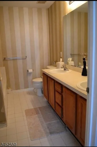 124 Wallace Ct #701 Unit 701 Green Brook, NJ 08812