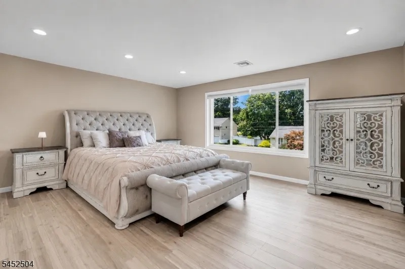 21 John Pl Cedar Grove, NJ 07009