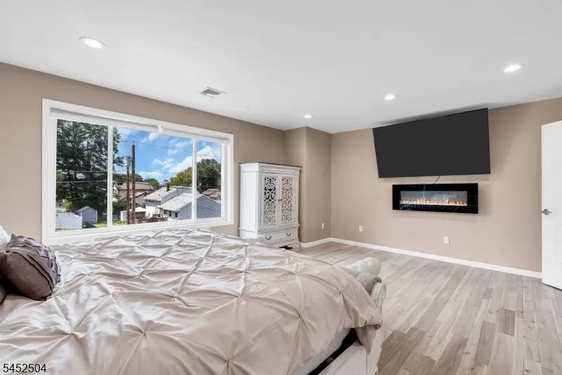 21 John Pl Cedar Grove, NJ 07009