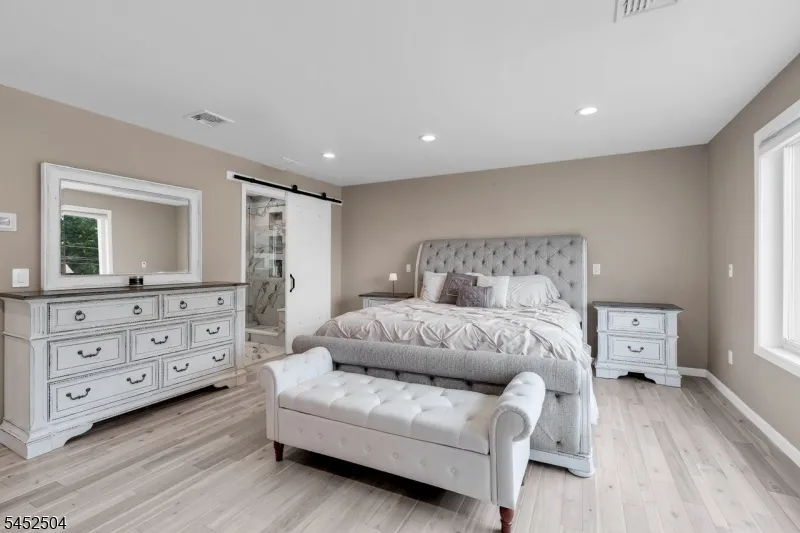 21 John Pl Cedar Grove, NJ 07009