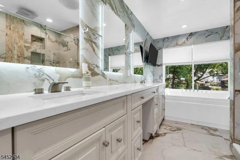 21 John Pl Cedar Grove, NJ 07009
