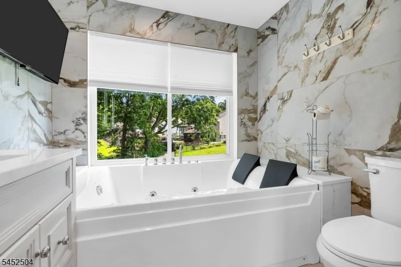 21 John Pl Cedar Grove, NJ 07009