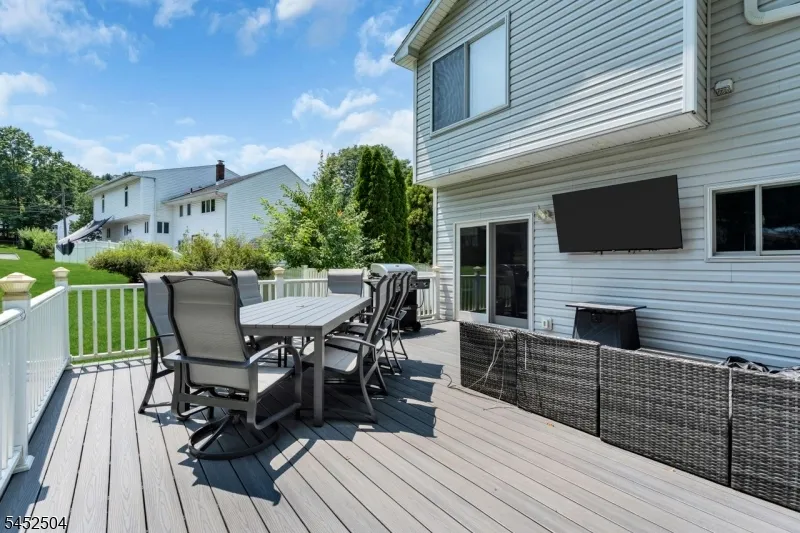 21 John Pl Cedar Grove, NJ 07009
