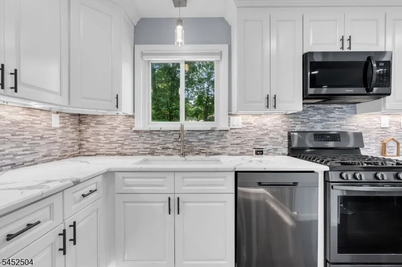21 John Pl Cedar Grove, NJ 07009