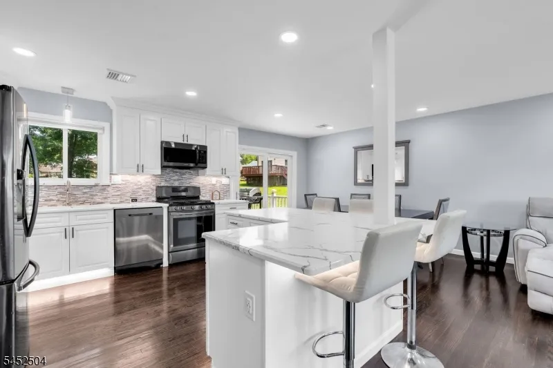 21 John Pl Cedar Grove, NJ 07009