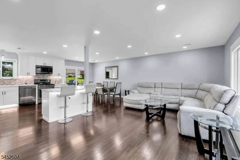 21 John Pl Cedar Grove, NJ 07009