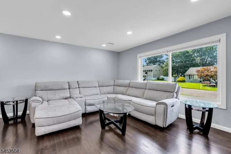 21 John Pl Cedar Grove, NJ 07009