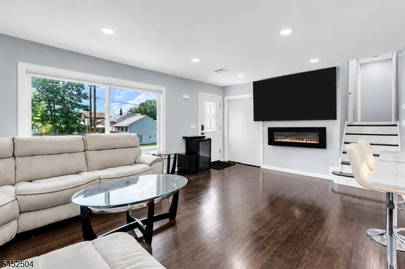 21 John Pl Cedar Grove, NJ 07009
