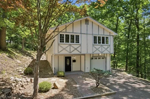 3 Conklin Ave