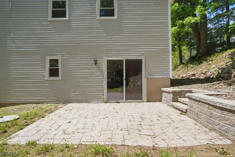 3 Conklin Ave Hopatcong, NJ 07874