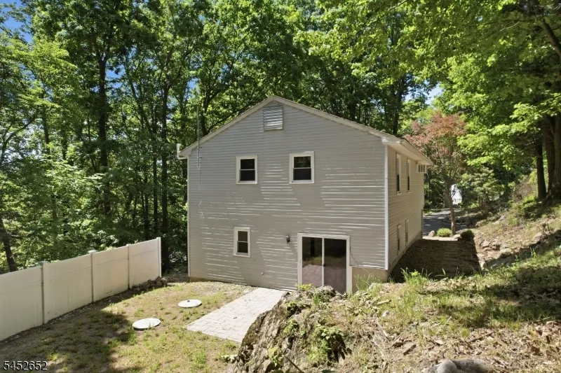 3 Conklin Ave Hopatcong, NJ 07874