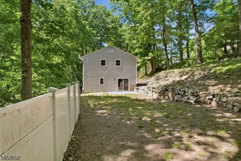 3 Conklin Ave Hopatcong, NJ 07874
