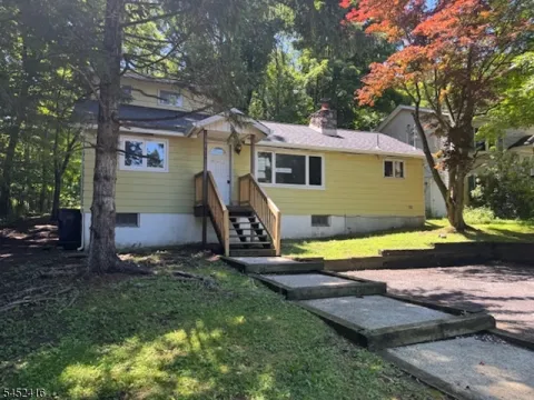 304 E Lakeshore Dr