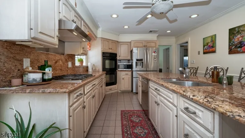 37 Keilana Dr Wayne, NJ 07470