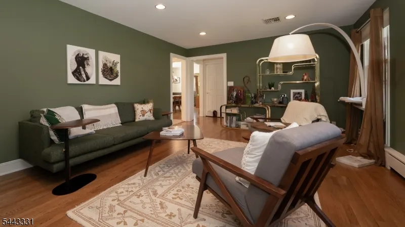37 Keilana Dr Wayne, NJ 07470