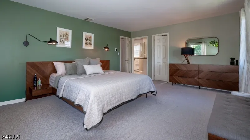 37 Keilana Dr Wayne, NJ 07470