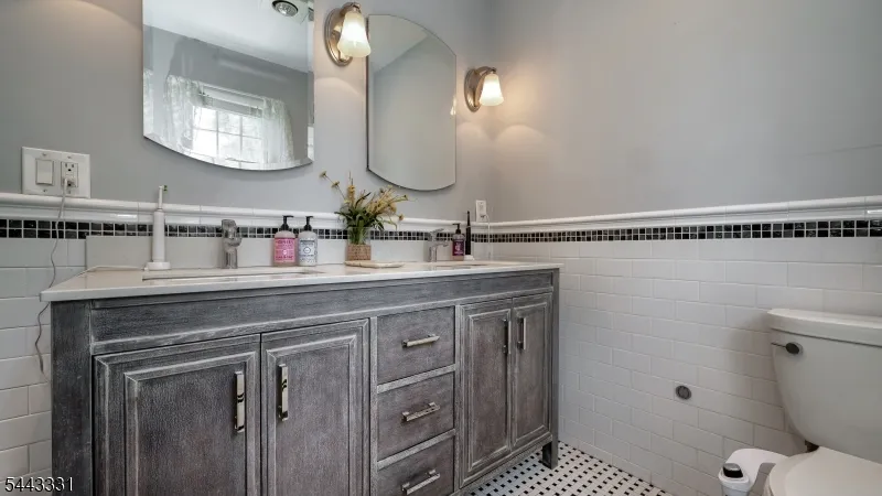 37 Keilana Dr Wayne, NJ 07470