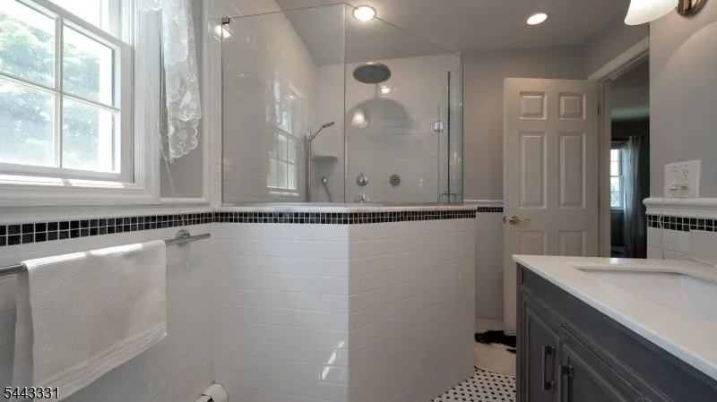 37 Keilana Dr Wayne, NJ 07470
