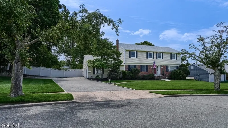 37 Keilana Dr Wayne, NJ 07470