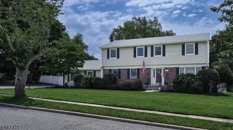 37 Keilana Dr Wayne, NJ 07470
