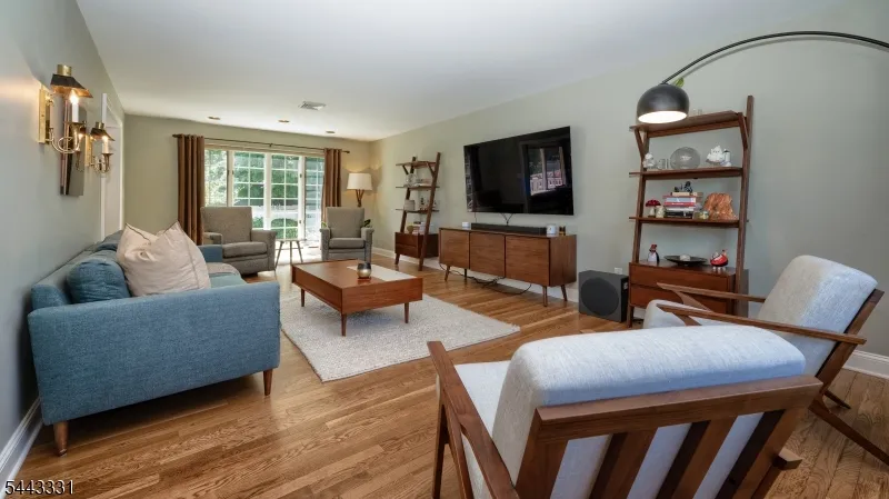 37 Keilana Dr Wayne, NJ 07470