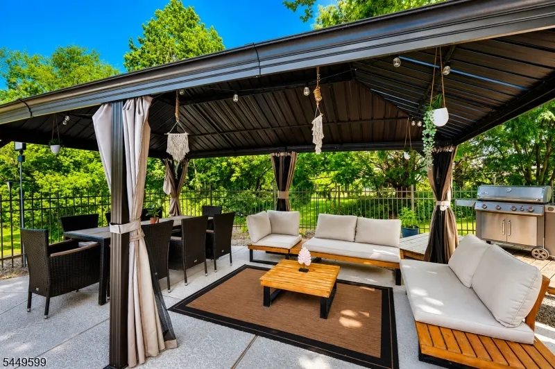 309 Greens Ridge Rd Greenwich, NJ 08886