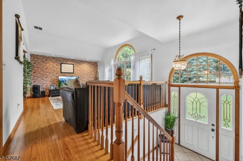 251 W Mountain Rd Sparta, NJ 07871