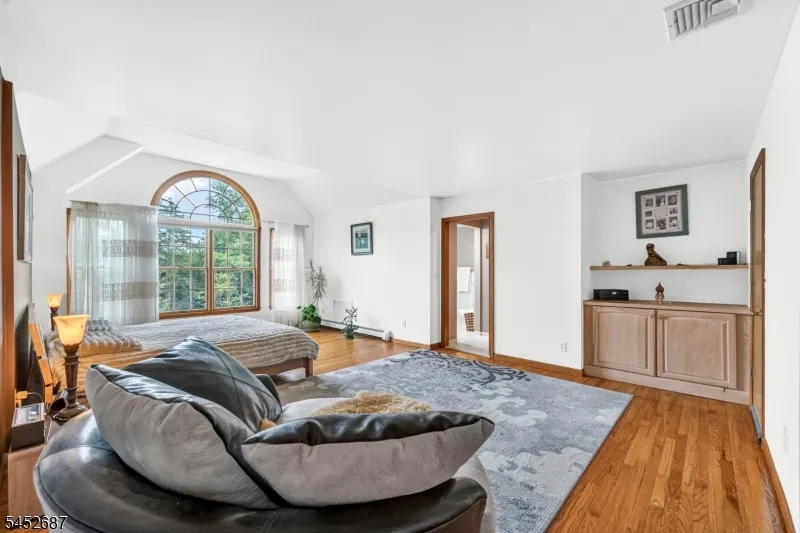 251 W Mountain Rd Sparta, NJ 07871