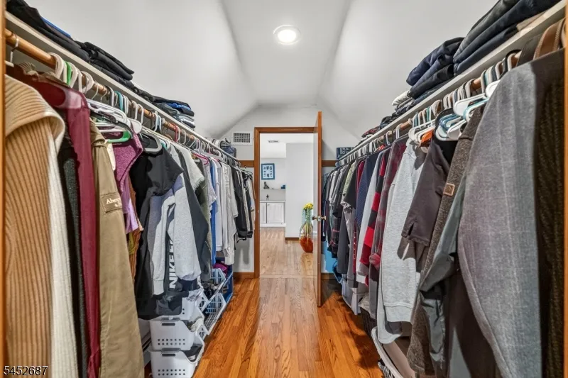 251 W Mountain Rd Sparta, NJ 07871