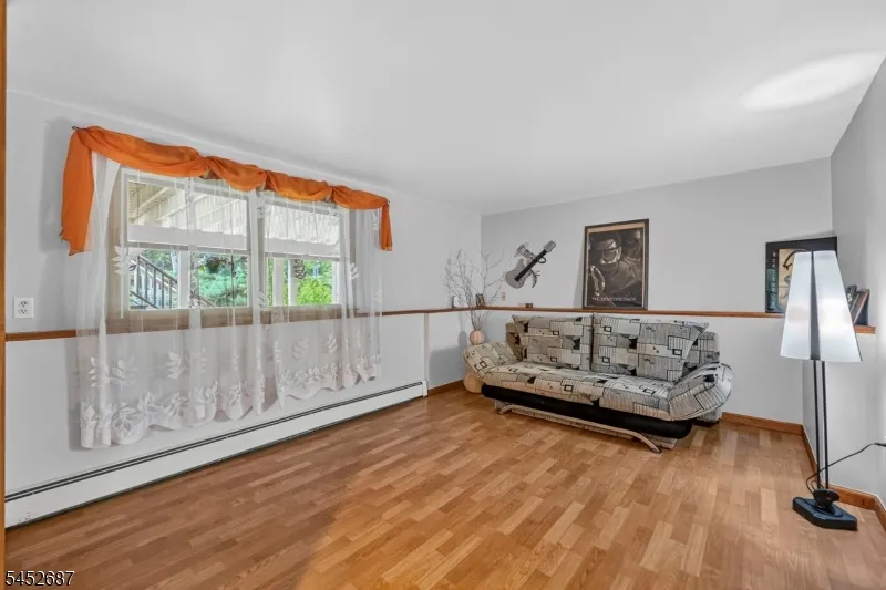 251 W Mountain Rd Sparta, NJ 07871