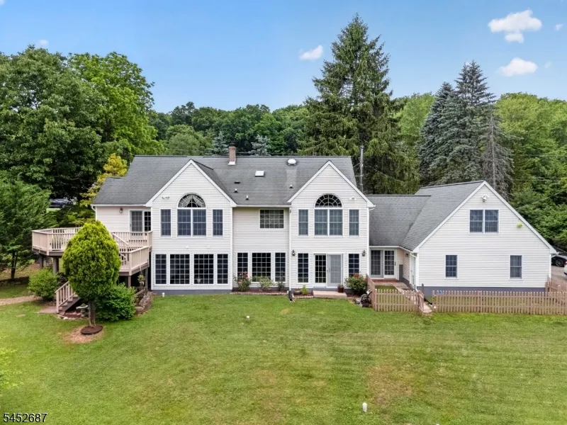 251 W Mountain Rd Sparta, NJ 07871