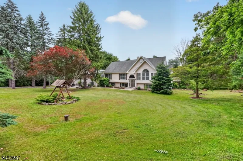 251 W Mountain Rd Sparta, NJ 07871