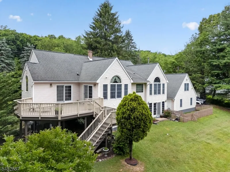 251 W Mountain Rd Sparta, NJ 07871