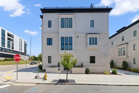 413 W Lenoir Street