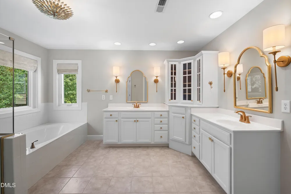 804 Modena Drive Cary, NC 27513