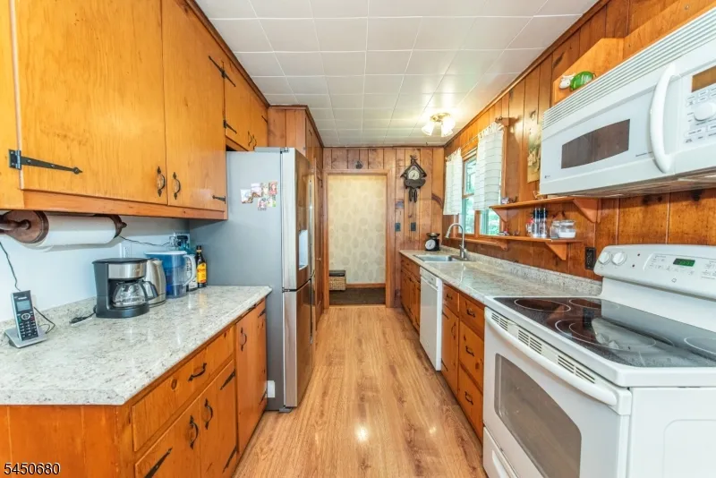 131 S Ridgedale Ave East Hanover, NJ 07936