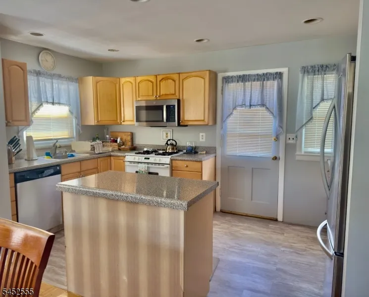 189 Elberon Ave Paterson City, NJ 07502