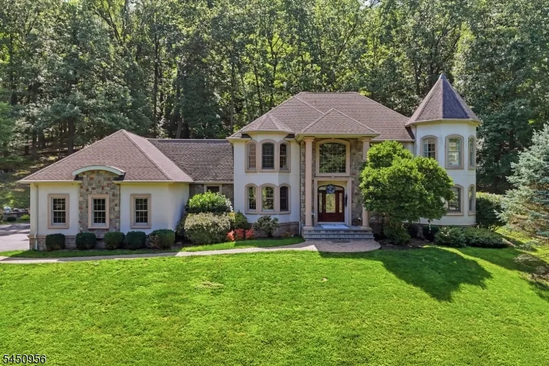 183 Church Road Holland, NJ 08848
